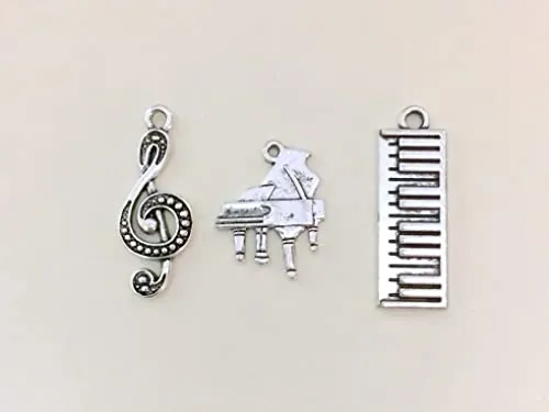 Custom Engraved "Class of" and Name on 2025 Penny Keychain with Compass Charm, Personalized Graduate Keychain, For Graduation