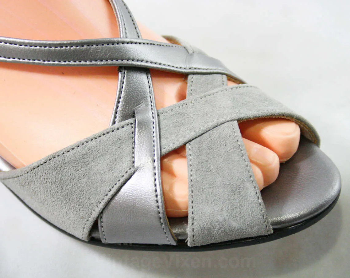 Deco Style 70s Sandals - Size 6 M - Metallic Silver & Gray Suede 1970s Shoes - Deadstock - Peep Toe - Slingback - Hush Puppies - 43219-2