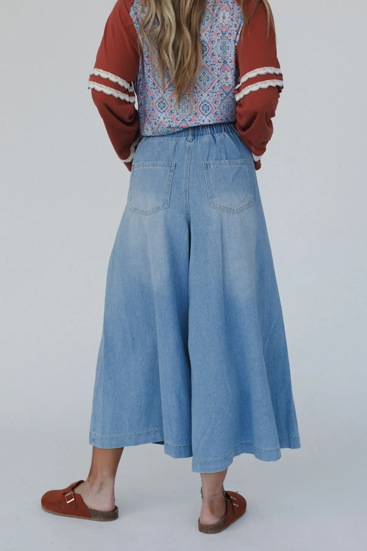 Frontier Flare Jeans - Light Wash